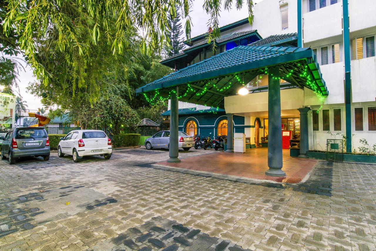 Haritagiri Otel Kalpatta Dış mekan fotoğraf