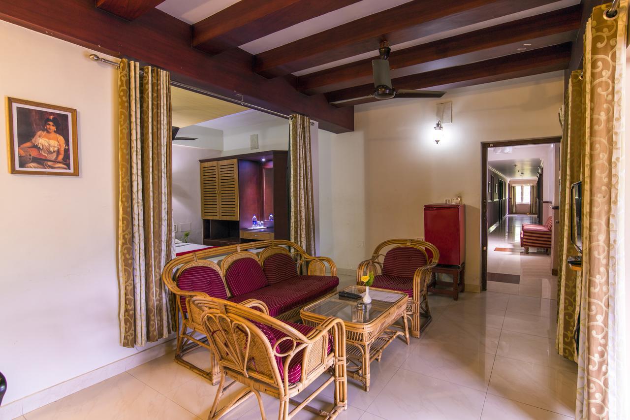 Haritagiri Otel Kalpatta Dış mekan fotoğraf