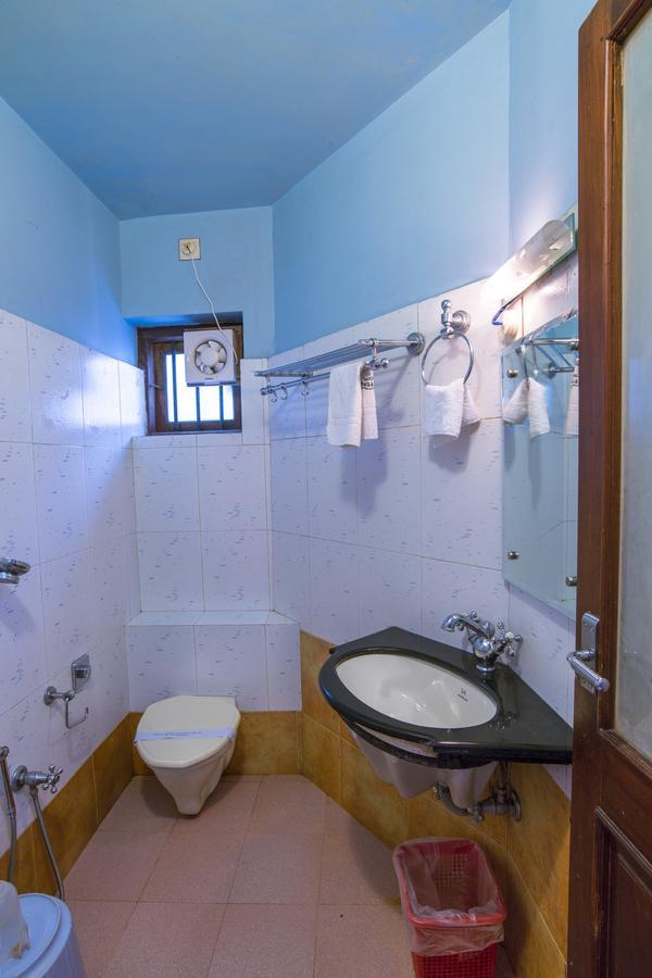 Haritagiri Otel Kalpatta Dış mekan fotoğraf