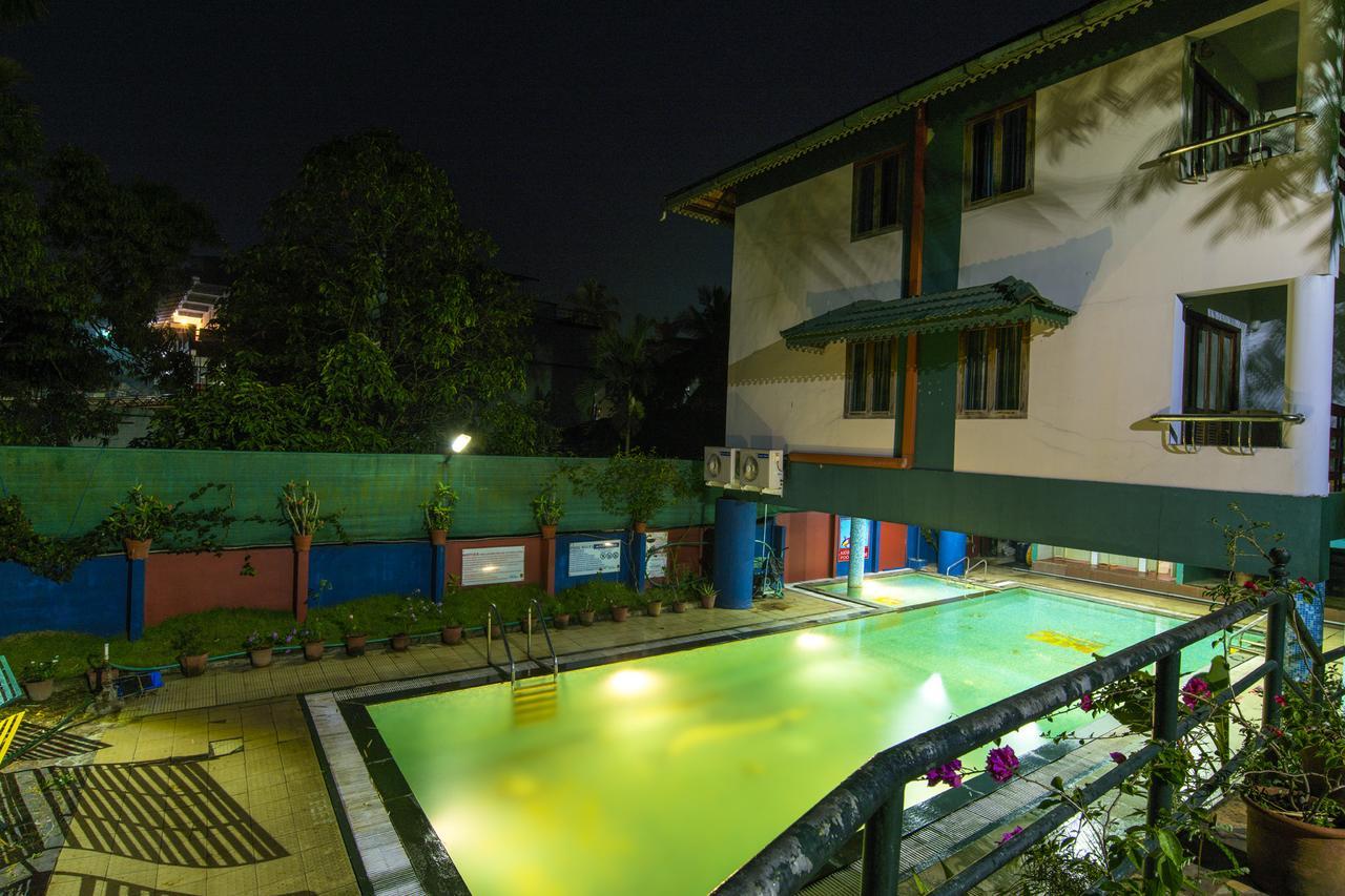 Haritagiri Otel Kalpatta Dış mekan fotoğraf