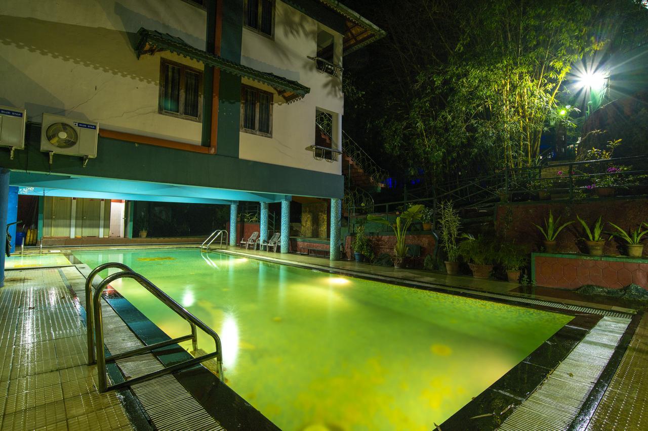 Haritagiri Otel Kalpatta Dış mekan fotoğraf